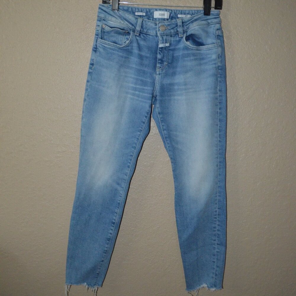 $355 Sz 27 Closed Skinny Cropped Frayed Jeans